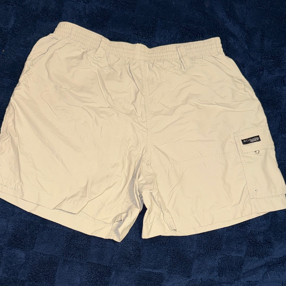 Columbia Women's Cream Hiking Utility Shorts